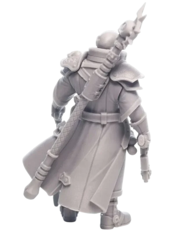 Миниатюра Old Man Gregor, вид ¾ сзади — 3D печать смолой, ветеран-инквизитор, детали брони и плащ.